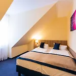 Askania & Brauhaus 3*